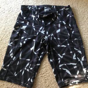 Short workout tights